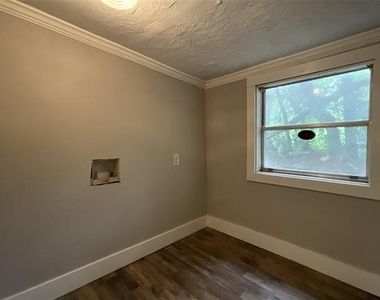 560 Athens Street - Photo Thumbnail 7