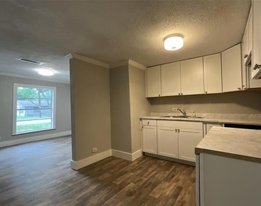 560 Athens Street - Photo Thumbnail 6