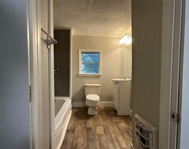 560 Athens Street - Photo Thumbnail 9