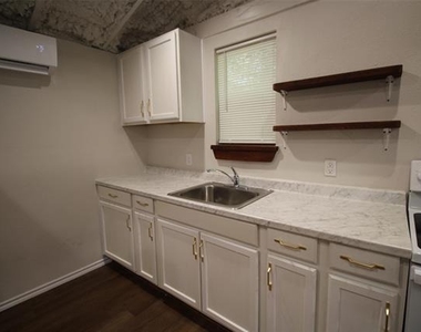 213 N Waldrip - Photo Thumbnail 6