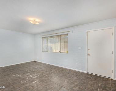2226 W Heatherbrae Drive - Photo Thumbnail 3