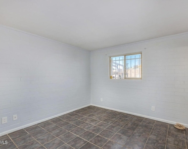 2226 W Heatherbrae Drive - Photo Thumbnail 9