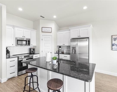 7615 Hudson - Photo Thumbnail 25