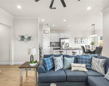 7615 Hudson - Photo Thumbnail 1