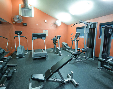 5995 N 78th Street - Photo Thumbnail 9