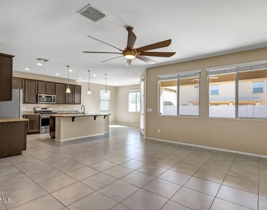 5429 W Lydia Lane - Photo Thumbnail 8
