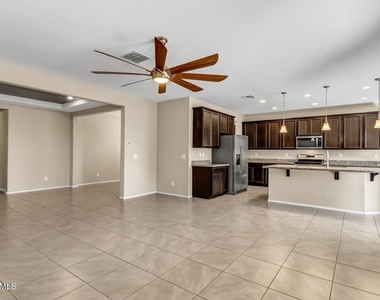 5429 W Lydia Lane - Photo Thumbnail 6
