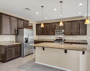 5429 W Lydia Lane - Photo Thumbnail 11