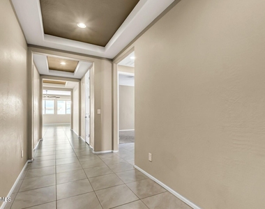5429 W Lydia Lane - Photo Thumbnail 4