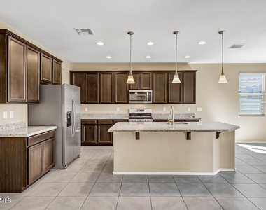 5429 W Lydia Lane - Photo Thumbnail 12