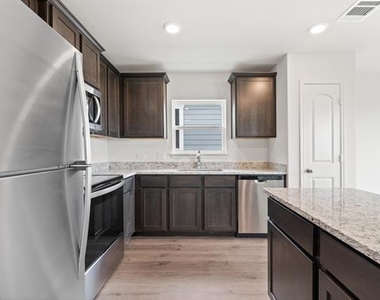 10016 Pilot Place - Photo Thumbnail 2