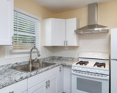 2610 Michigan Avenue - Photo Thumbnail 8