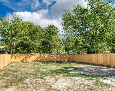 2610 Michigan Avenue - Photo Thumbnail 17