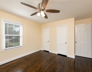 2610 Michigan Avenue - Photo Thumbnail 12