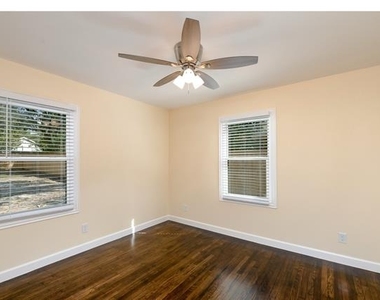 2610 Michigan Avenue - Photo Thumbnail 9