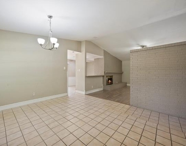 2413 Village Green Drive - Photo Thumbnail 2