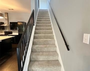 1813 S Ervay Street - Photo Thumbnail 15