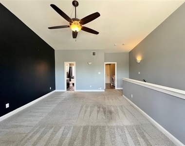 1813 S Ervay Street - Photo Thumbnail 19