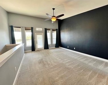 1813 S Ervay Street - Photo Thumbnail 17