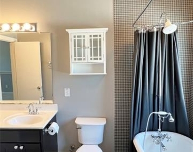 1813 S Ervay Street - Photo Thumbnail 21