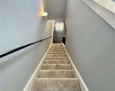 1813 S Ervay Street - Photo Thumbnail 16