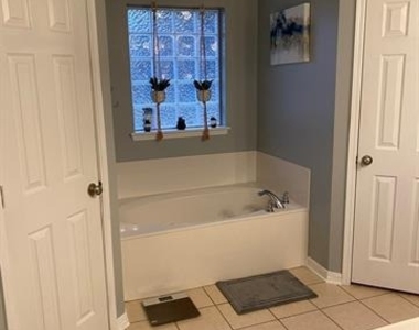 1025 Cressmont Street - Photo Thumbnail 8