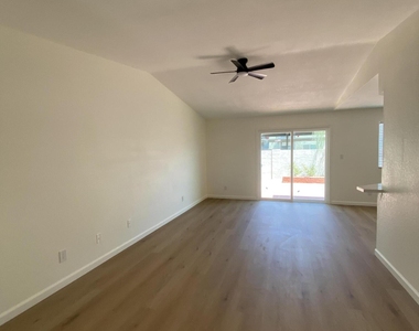 6746 W Ruth Avenue - Photo Thumbnail 1