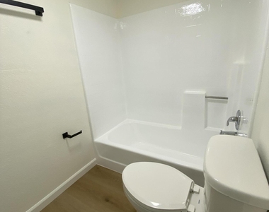 6746 W Ruth Avenue - Photo Thumbnail 13