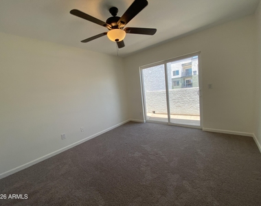 6746 W Ruth Avenue - Photo Thumbnail 10