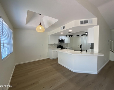 6746 W Ruth Avenue - Photo Thumbnail 2