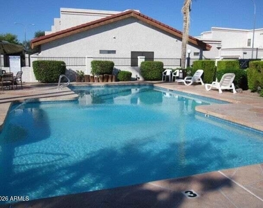 6746 W Ruth Avenue - Photo Thumbnail 17
