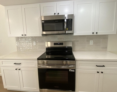 6746 W Ruth Avenue - Photo Thumbnail 7