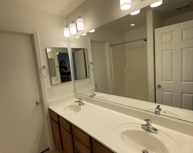 15635 N 29th Street - Photo Thumbnail 5