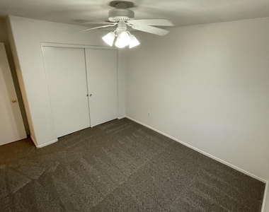 15635 N 29th Street - Photo Thumbnail 10