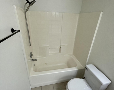 15635 N 29th Street - Photo Thumbnail 18