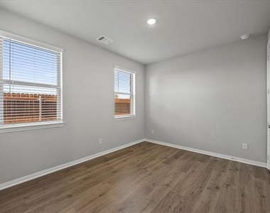 3506 Riley Street - Photo Thumbnail 16