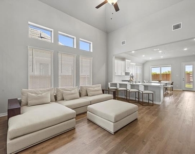 3506 Riley Street - Photo Thumbnail 5