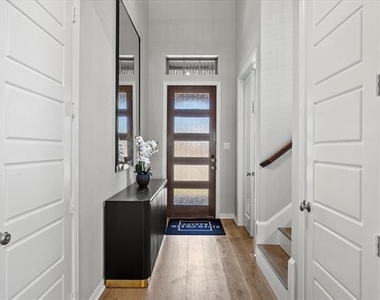 3506 Riley Street - Photo Thumbnail 2