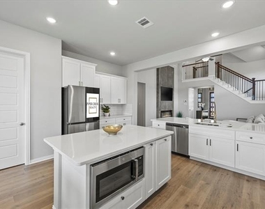 3506 Riley Street - Photo Thumbnail 9