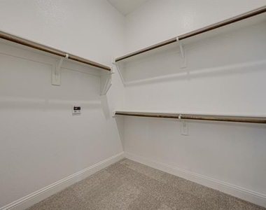 16417 Garden Drive - Photo Thumbnail 17