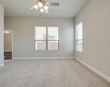 16417 Garden Drive - Photo Thumbnail 14
