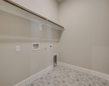 16417 Garden Drive - Photo Thumbnail 18