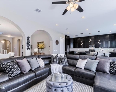5104 S Salk Lane - Photo Thumbnail 5