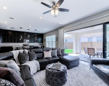 5104 S Salk Lane - Photo Thumbnail 3