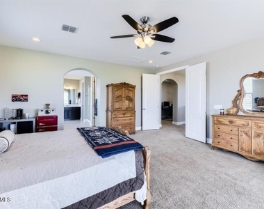 5104 S Salk Lane - Photo Thumbnail 13