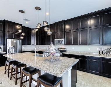 5104 S Salk Lane - Photo Thumbnail 6