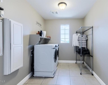 5104 S Salk Lane - Photo Thumbnail 25