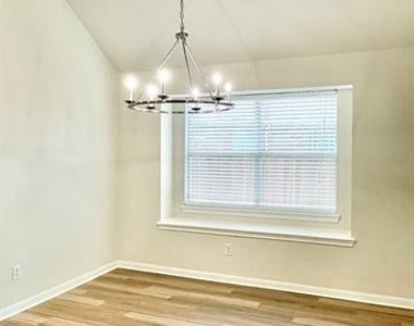 2705 Lumina Drive - Photo Thumbnail 4