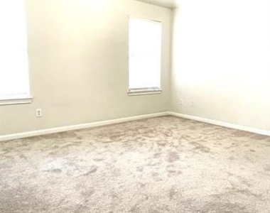 2705 Lumina Drive - Photo Thumbnail 8
