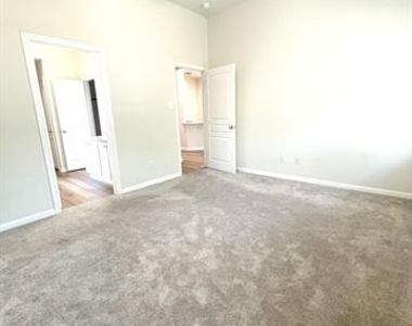 2705 Lumina Drive - Photo Thumbnail 12